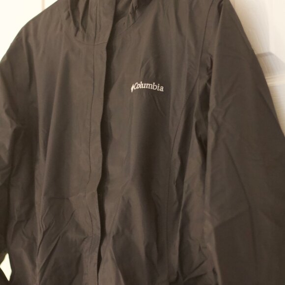 Columbia Women’s Windbreaker - Picture 2 of 5